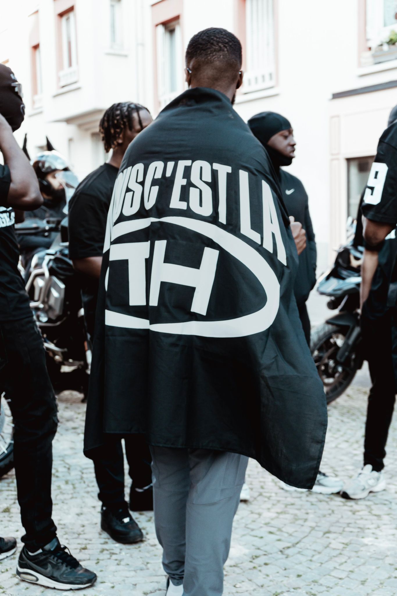 Drapeau "NOUS C’EST LA TH" – 1,50 m